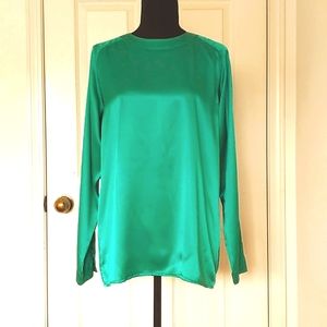 NWOT. Vintage Lloyd Williams Satin Blouse w/back button down and sleeve buttons.